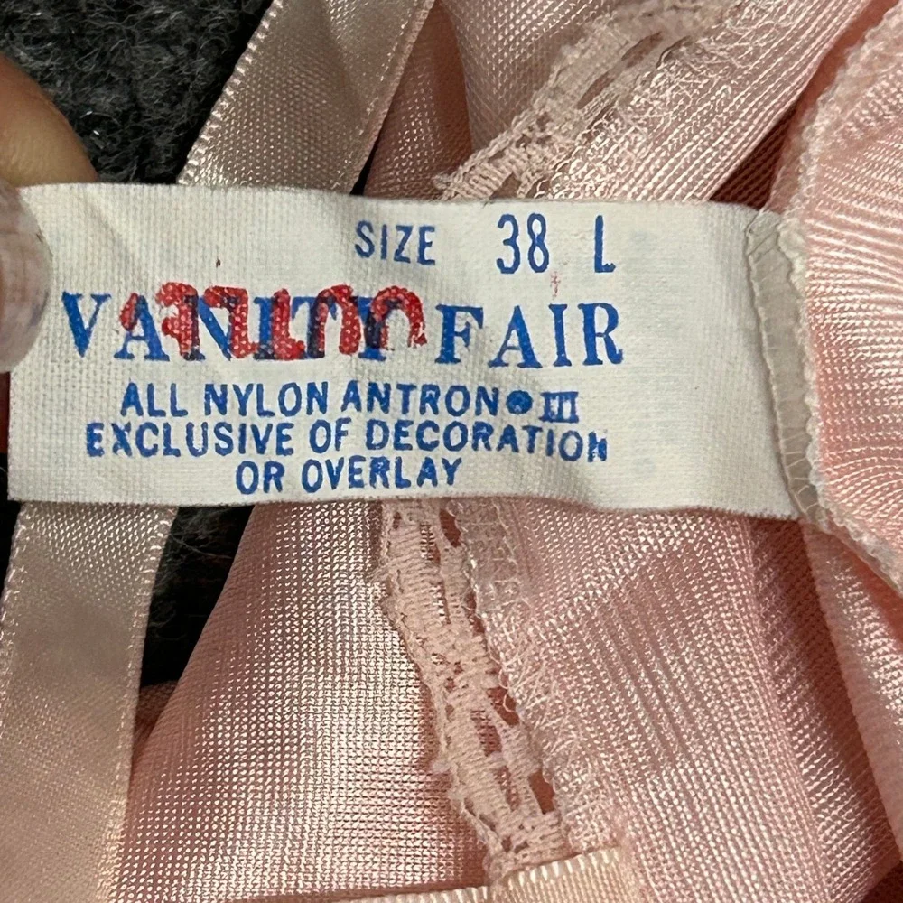 Vanity Fair Full Slip Womens Size 38L Pink Lace Trim Floral Embroidered Vintage
